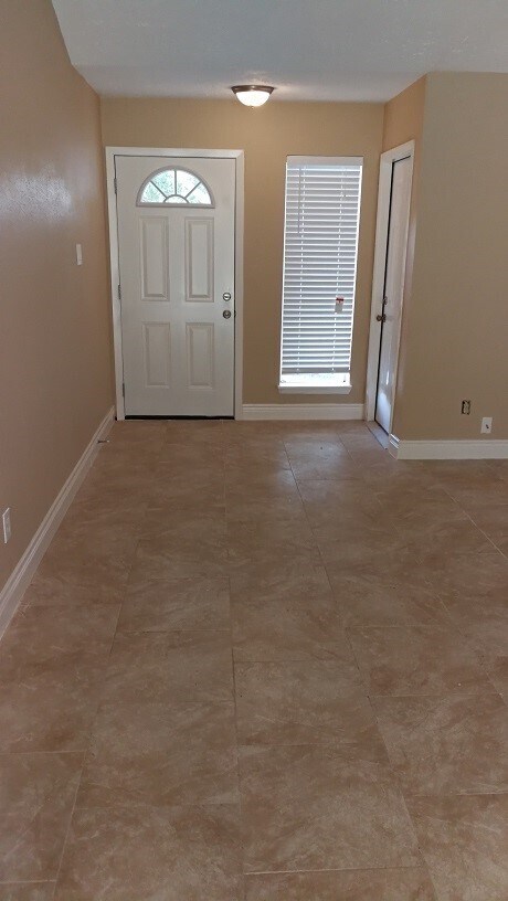 Building Photo - 16806 Espinosa Dr