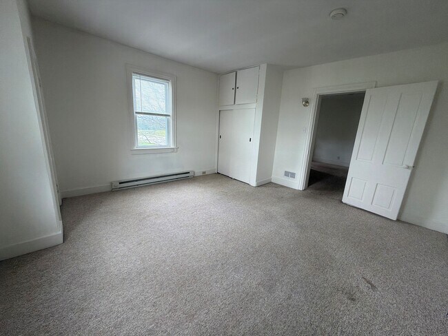 Dormitorio principal (4,42 m x 4,42 m) - 1334 S York St