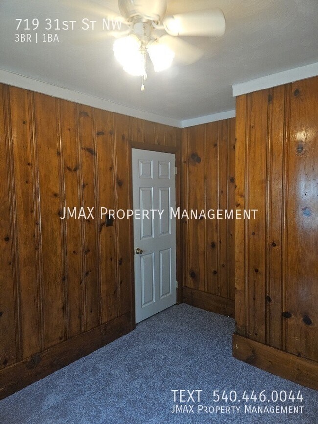 Foto del edificio - 719 31st St NW