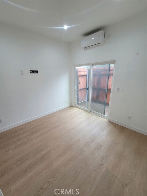 Foto del edificio - 7103 Yarmouth Ave