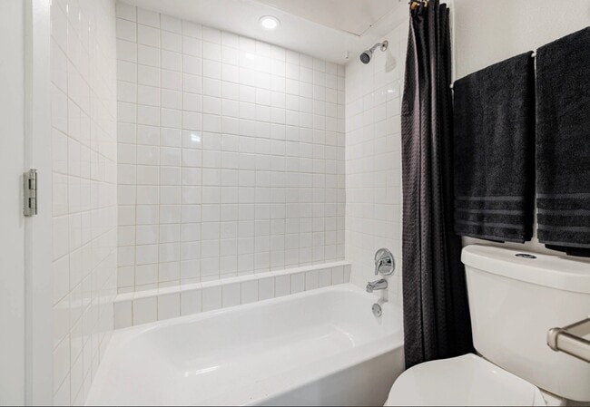 Building Photo - 8527 N Capital of Texas Hwy