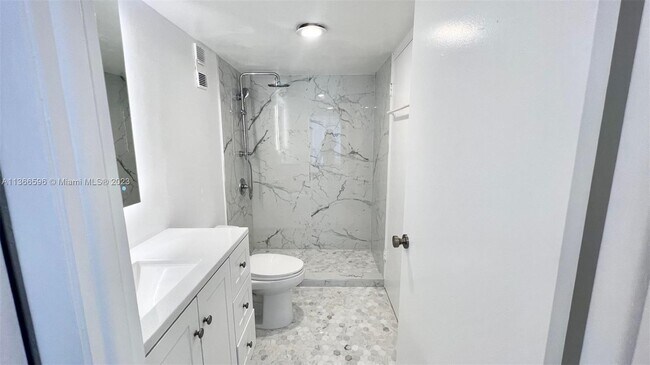Foto del edificio - 1200 NE Miami Gardens Dr