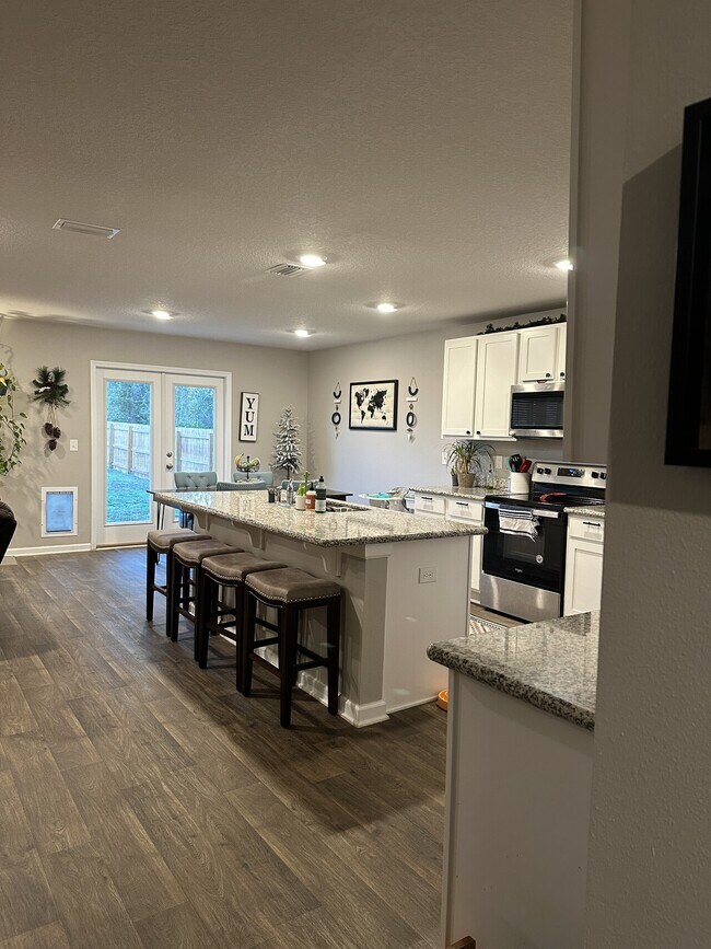 Building Photo - 5557 Lancelot Trail