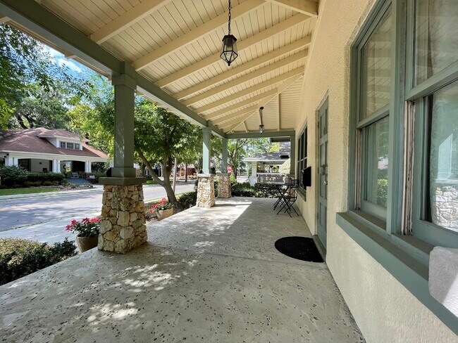 large front porch - 509 SE Sanchez Ave