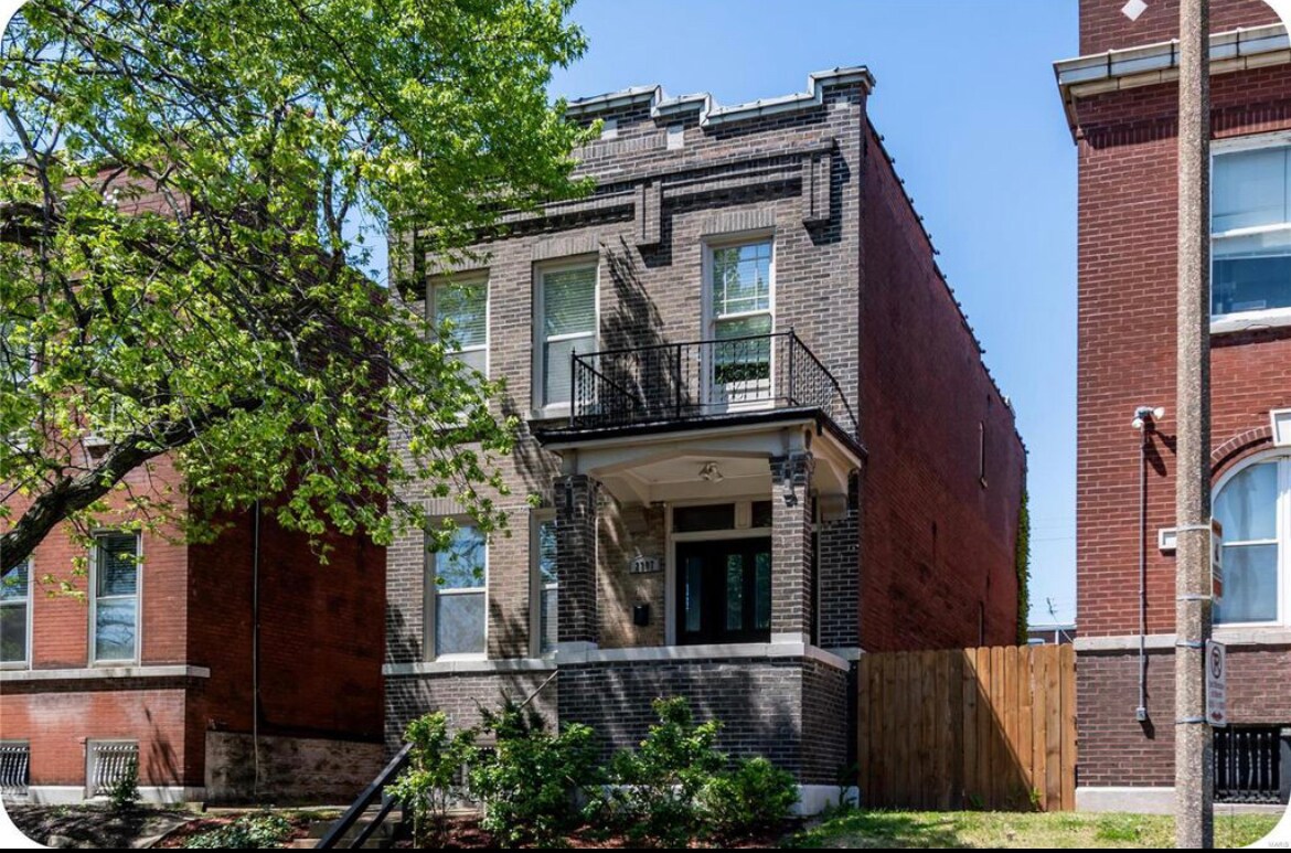 Primary Photo - 2207 Jules St