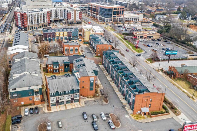 Foto del edificio - 564 New Bern Station Ct