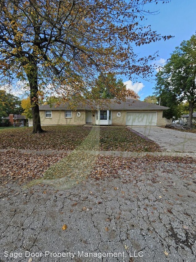 3 br, 3 bath House 9000 E 57th Street House Rental in Raytown, MO