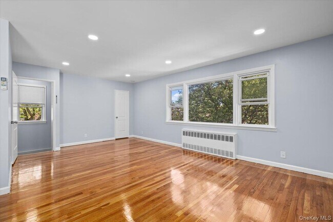 Foto del edificio - 268-04 83rd Ave