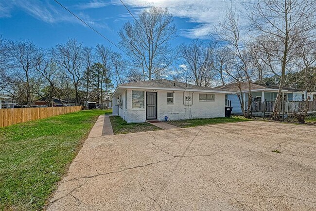 Building Photo - 7818 Oak Knoll Ln