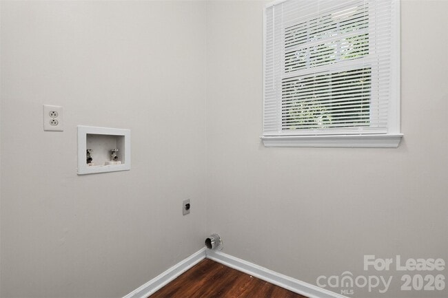 Building Photo - 4307 Saxonbury Way