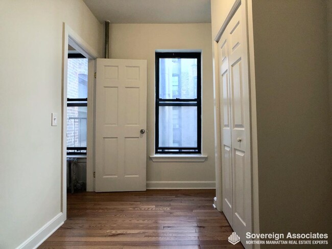 Building Photo - 401 E 68th St