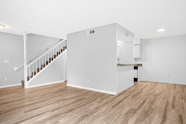 Foto del edificio - 165 Oddstad Dr