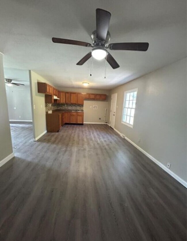 Building Photo - 6 Baldwin Ln
