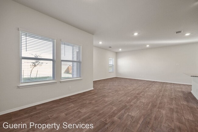 Building Photo - 4 br, 2.5 bath House - 120 Chipping Alley