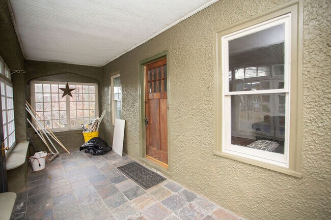 Building Photo - 315 Cypress Ave