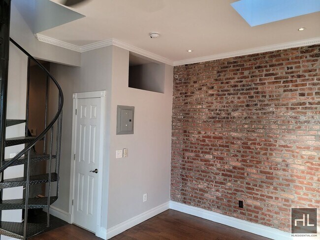 Foto del edificio - E 3RD ST.