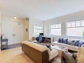 Building Photo - 1154 Oakwater Dr