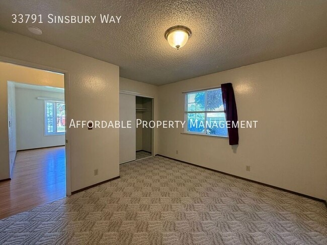 Building Photo - 33791 Sinsbury Way