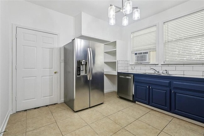 Building Photo - 2646 Jonquil St