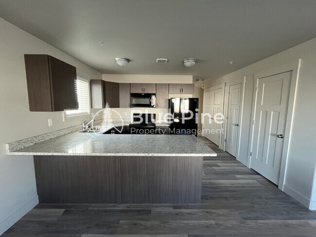 Foto del edificio - 3565 E Gample Ave