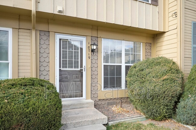 Building Photo - 10719 Foxwood Ct