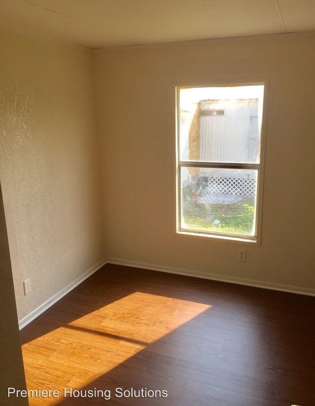 Building Photo - 2 br, 1 bath House - 6502 Sandra Drive