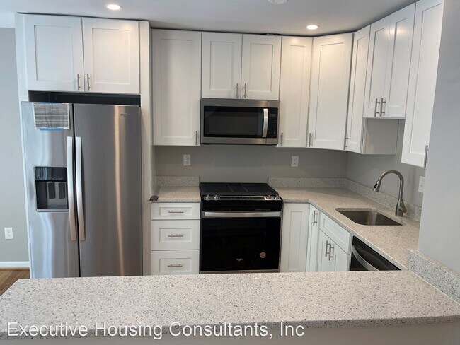Foto del edificio - 3 br, 1.5 bath House - 319 I ST, SW #200