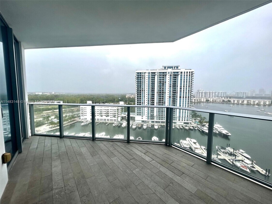 17111 Biscayne Blvd Unit 1603, North Miami Beach, FL 33160 Condo for