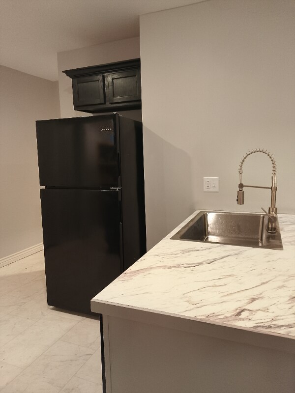 Foto del edificio - 124 S Green St