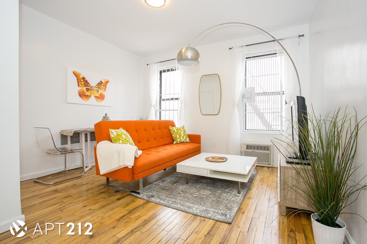 Primary Photo - 246 E 10th St