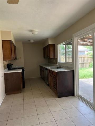 Foto del edificio - 6525 Ember Ct