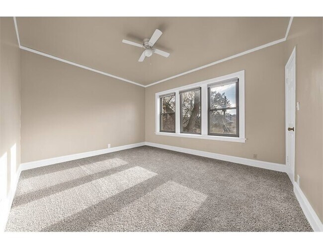 Foto del edificio - 7751 S Saginaw Ave