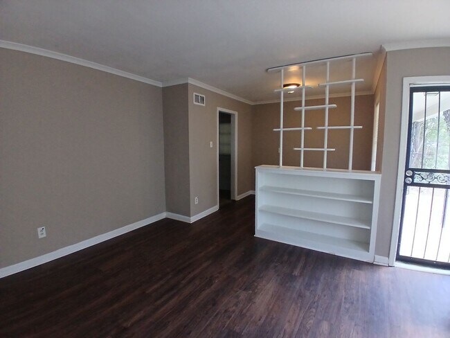 Foto del edificio - Spacious 3 bedroom 1 bath home - Open To Section 8 -$99 Move In Special