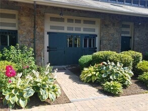Building Photo - 113 Coggeshall Ave