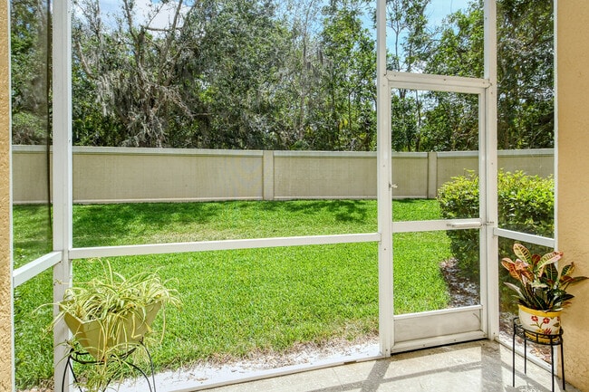 Foto del edificio - 3645 Parkridge Cir