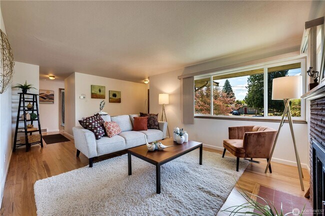 Foto del edificio - 3 Bedroom 1.75 bathroom home in Mukilteo w...
