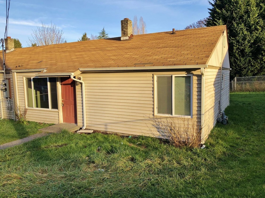 Primary Photo - 3 br, 1 bath House - 1550 Bloomington Ave