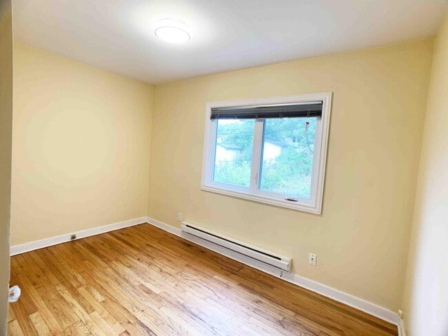 Building Photo - 16 Burke Pl