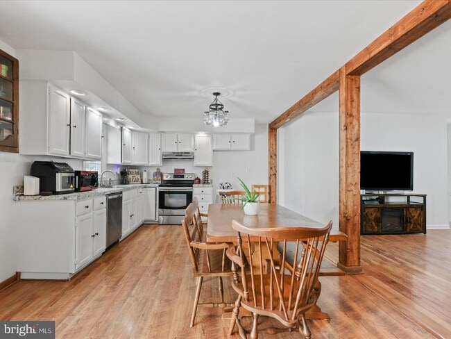 Foto del edificio - 8 English Oak Cir