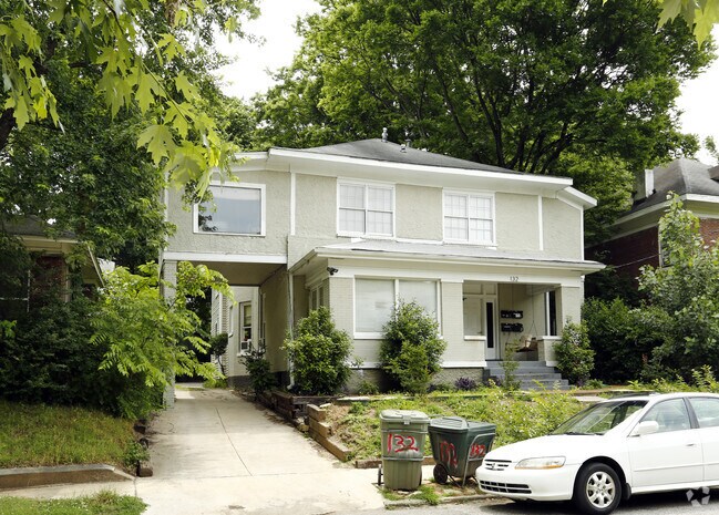 Building Photo - 132 N Evergreen St