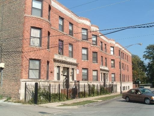 Building Photo - 5850-5858 S Martin Luther King Dr
