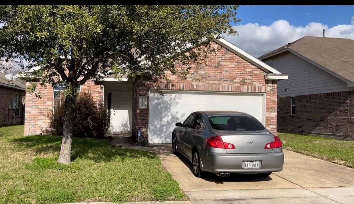 Foto principal - 20914 Kirkland Woods Dr