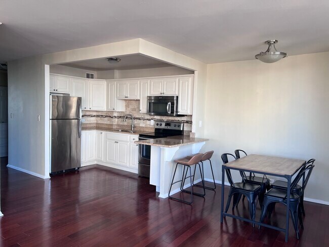 Foto del edificio - 1455 N Sandburg Terrace