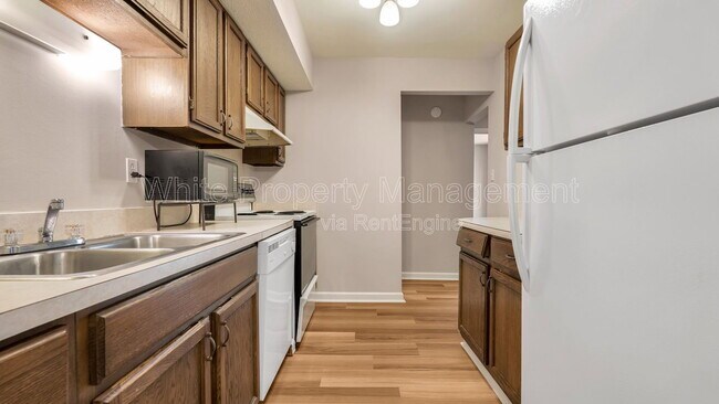 Building Photo - 6927 Stonington Ln