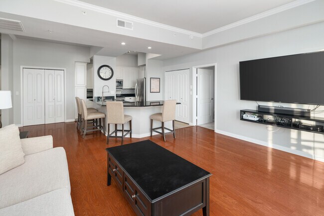 Building Photo - 3225 Turtle Creek Blvd