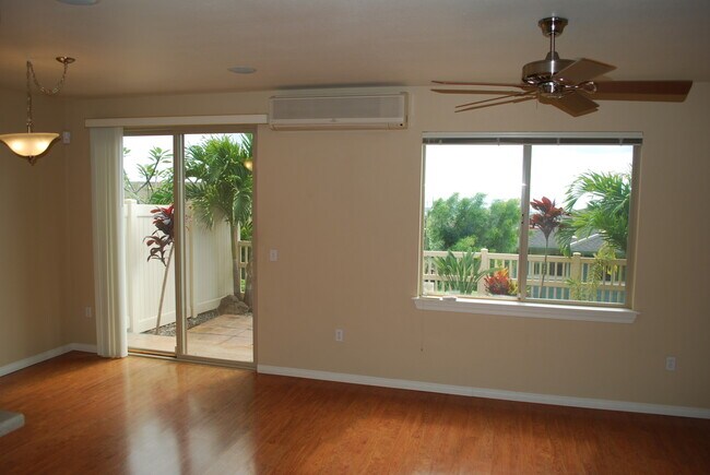 Building Photo - Spacious Executive Style Townhome @ Kai Na...