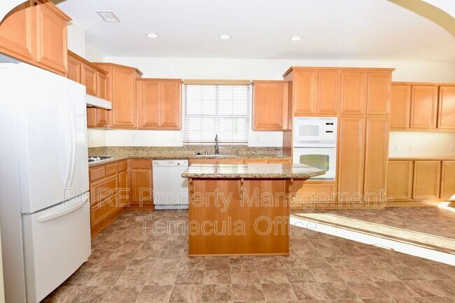Building Photo - 32108 Granite Dr