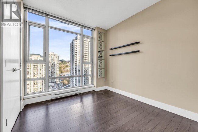 Photo du bâtiment - 1155 The High St