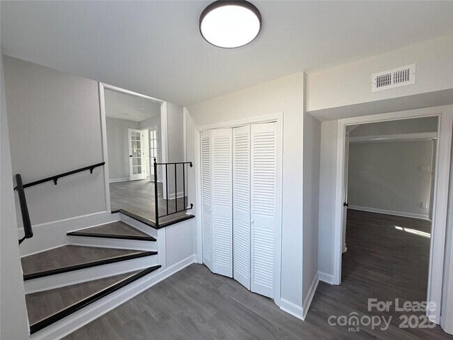 Foto del edificio - 6207 Eagle Peak Dr