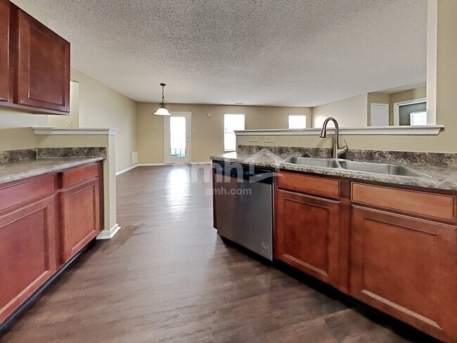 Foto del edificio - 14407 Banister Dr